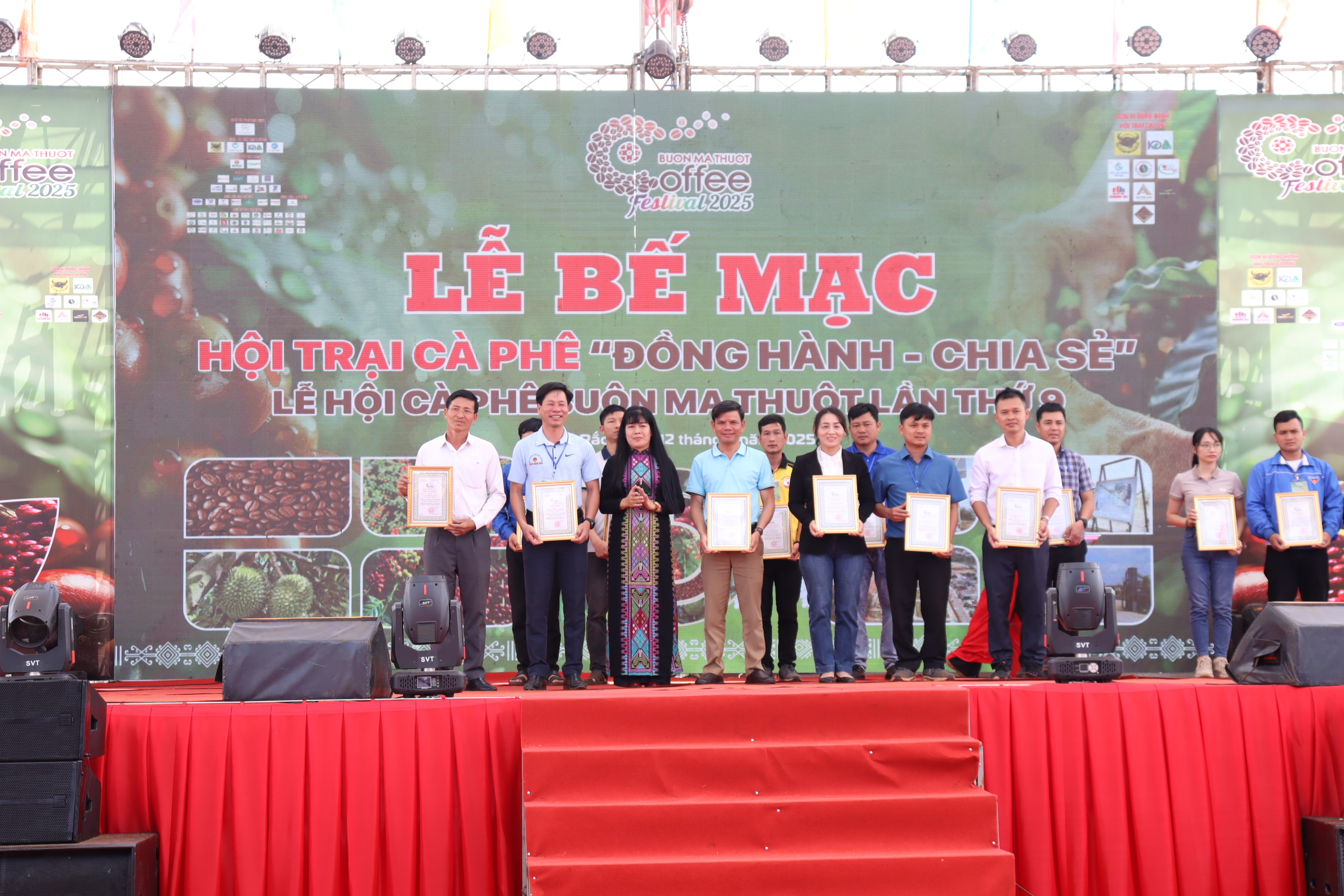 Ấn tượng Hội trại cà phê với chủ đề “Đồng hành, chia sẻ”