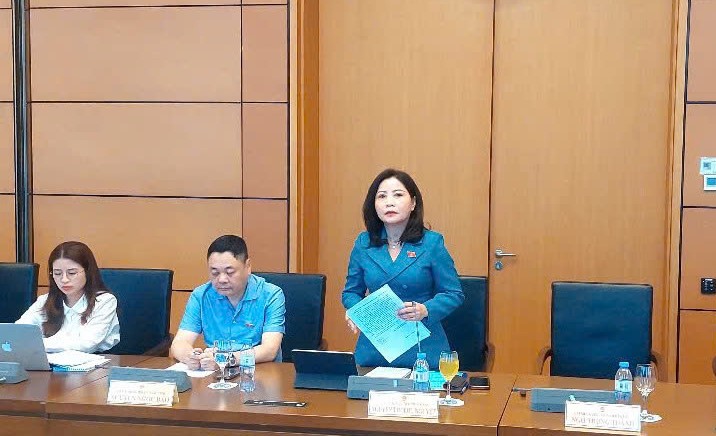 Đoàn đại biểu Quốc hội tỉnh Đắk Lắk tham gia thảo luận các dự án Luật