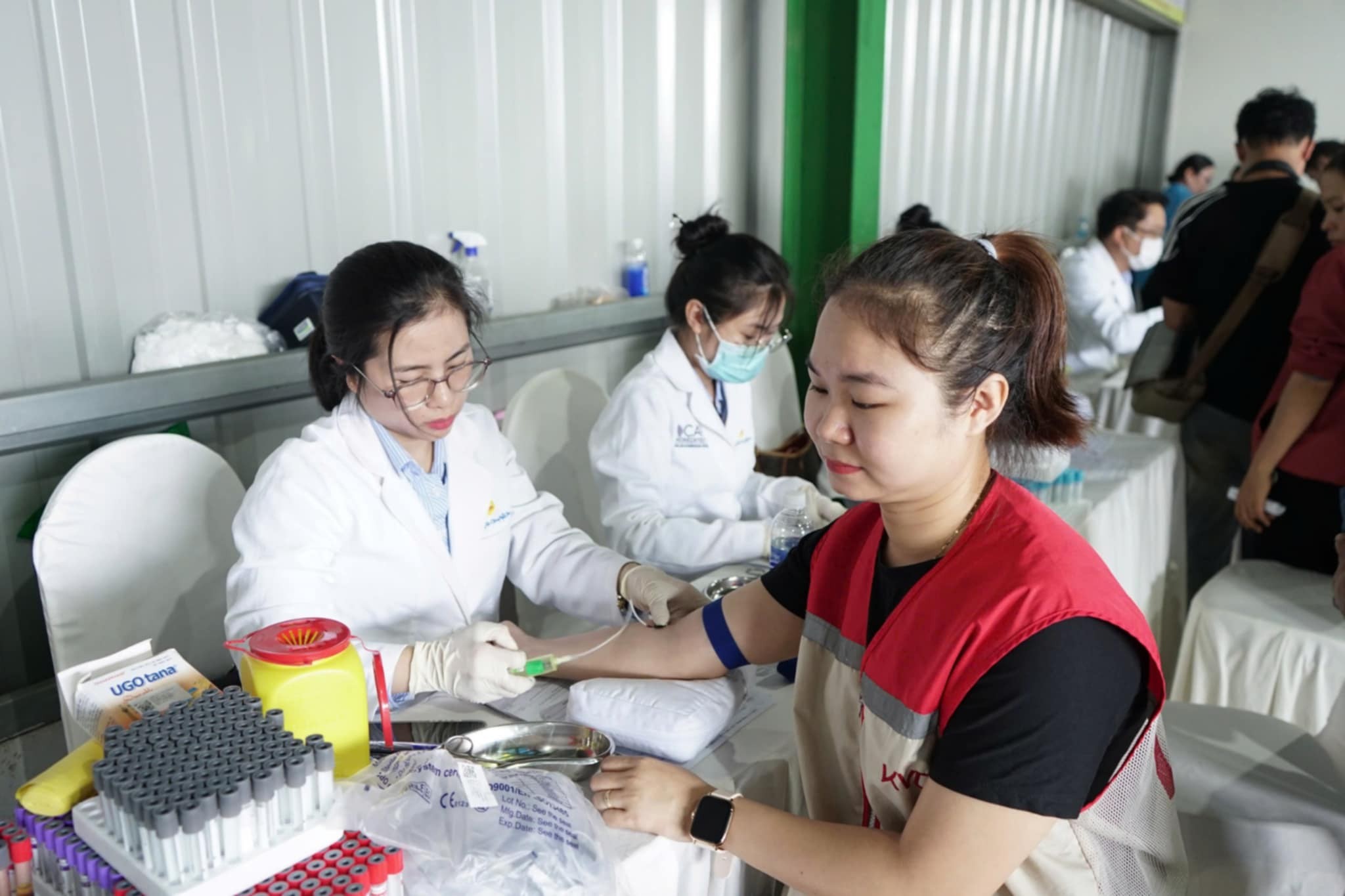 Công nhân lao động ở Đắk Lắk được tầm soát ung thư và tư vấn sức khỏe miễn phí.