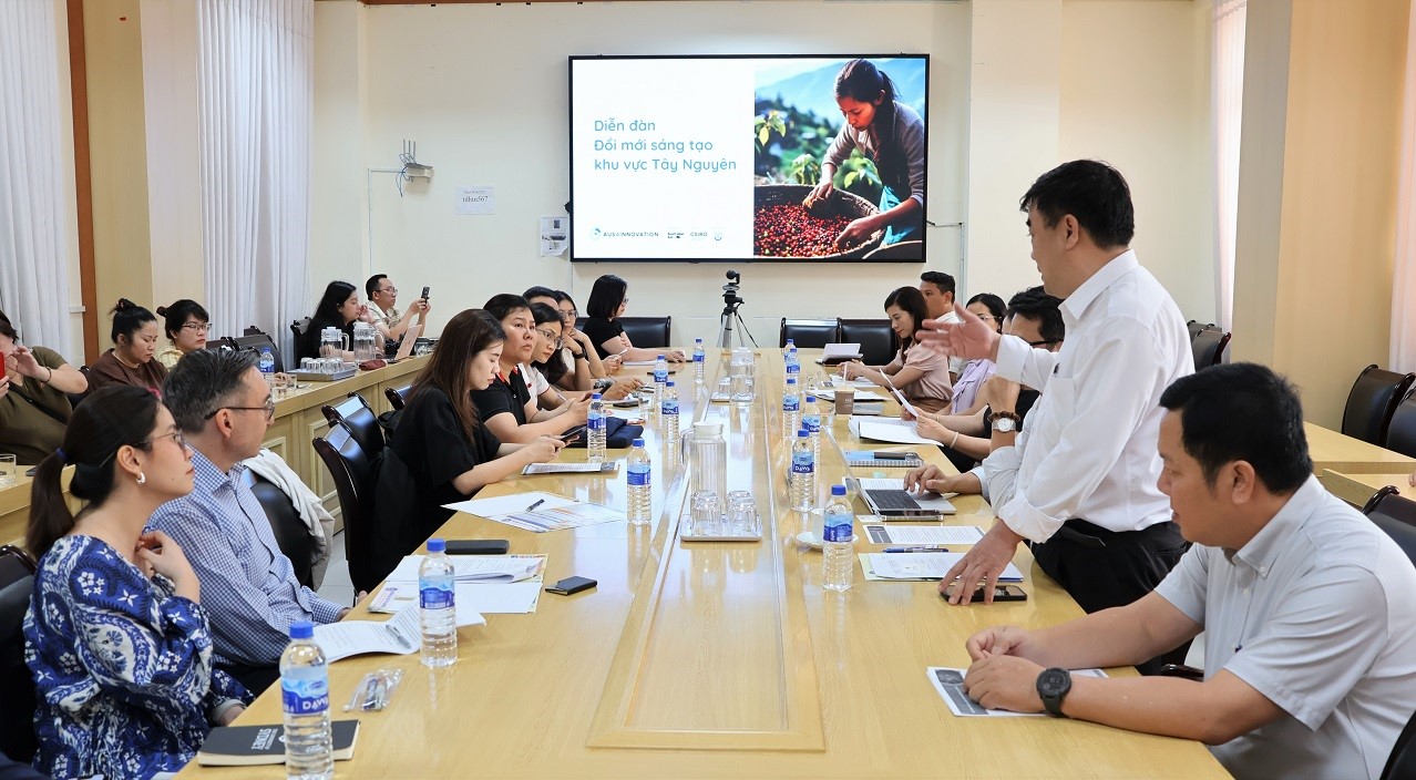 Tổng Lãnh sự quán Australia tại Thành phố Hồ Chí Minh khảo sát đánh giá dự án nông nghiệp và giáo dục tại tỉnh Đắk Lắk