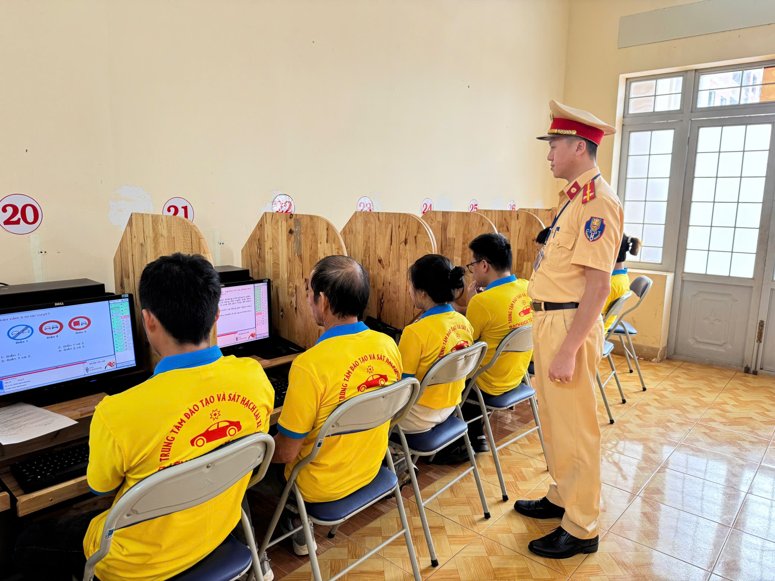 Công an tỉnh Đắk Lắk chính thức tổ chức kỳ sát hạch, cấp giấy phép lái xe ô tô hạng B