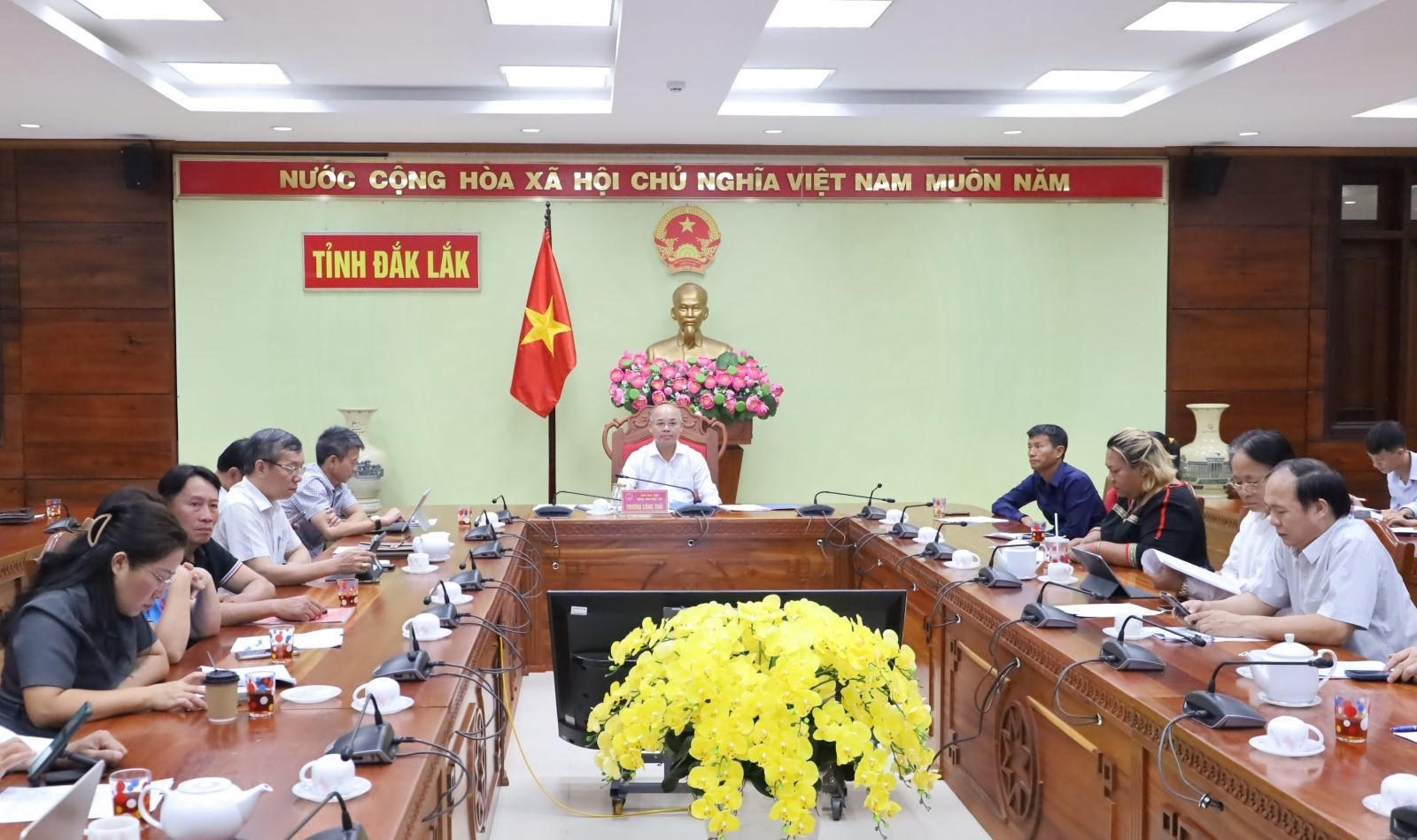 Thủ tướng Chính phủ tọa đàm với doanh nghiệp về phát triển kinh tế tư nhân