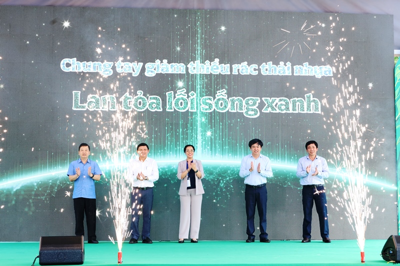 Đắk Lắk ra quân "Chống ô nhiễm nhựa" kêu gọi người dân chung tay hành động vì môi trường xanh