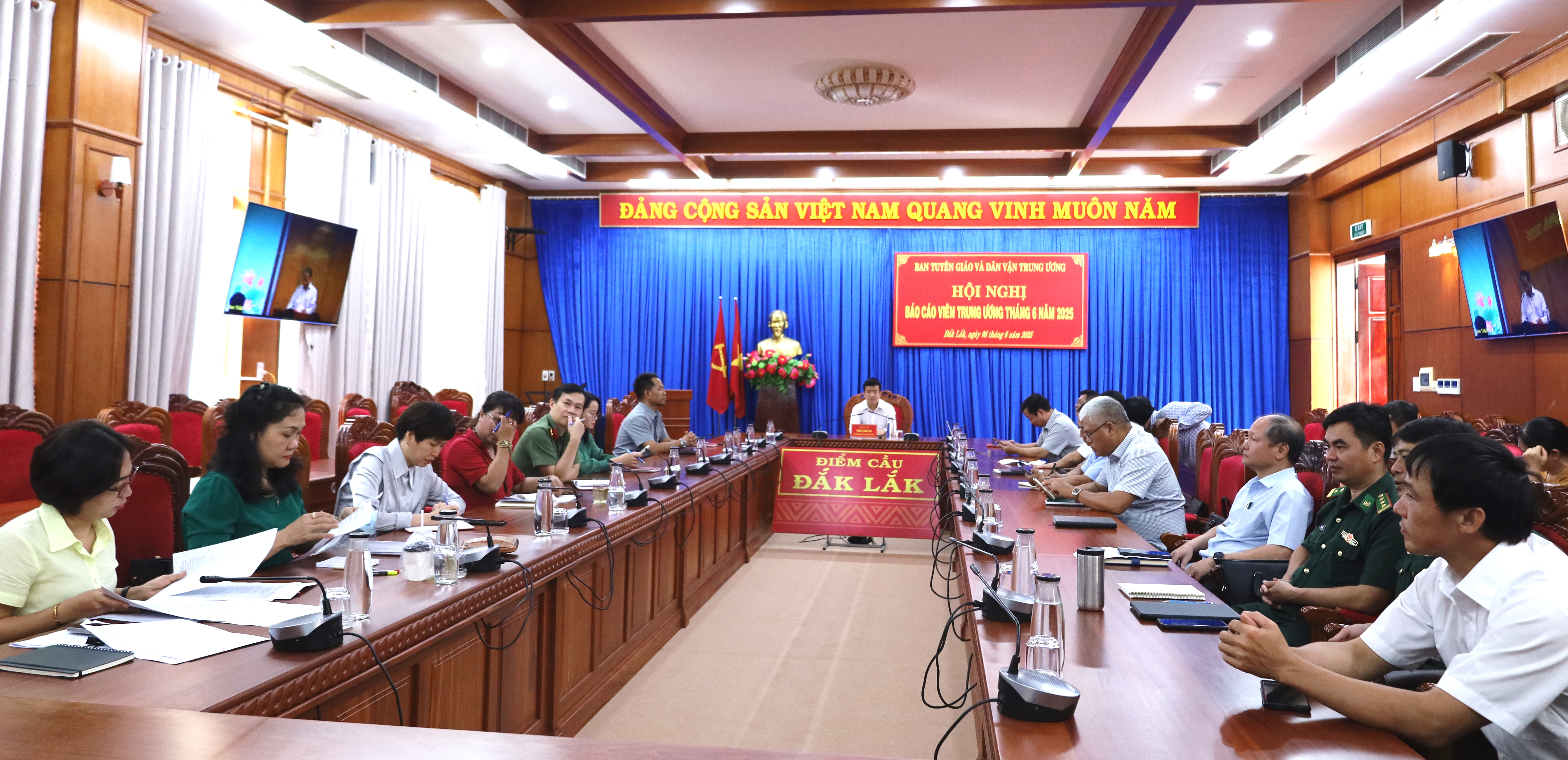 Hơn 60.000 đại biểu tham dự Hội nghị Báo cáo viên Trung ương tháng 6/2025