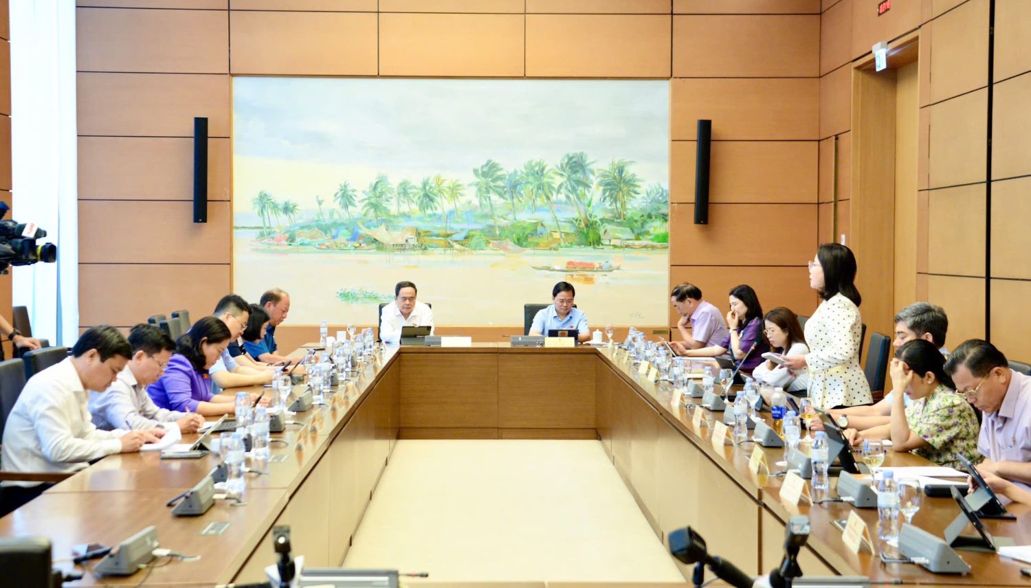 Đoàn đại biểu Quốc hội tỉnh Đắk Lắk tham gia thảo luận về việc sắp xếp đơn vị hành chính cấp tỉnh năm 2025