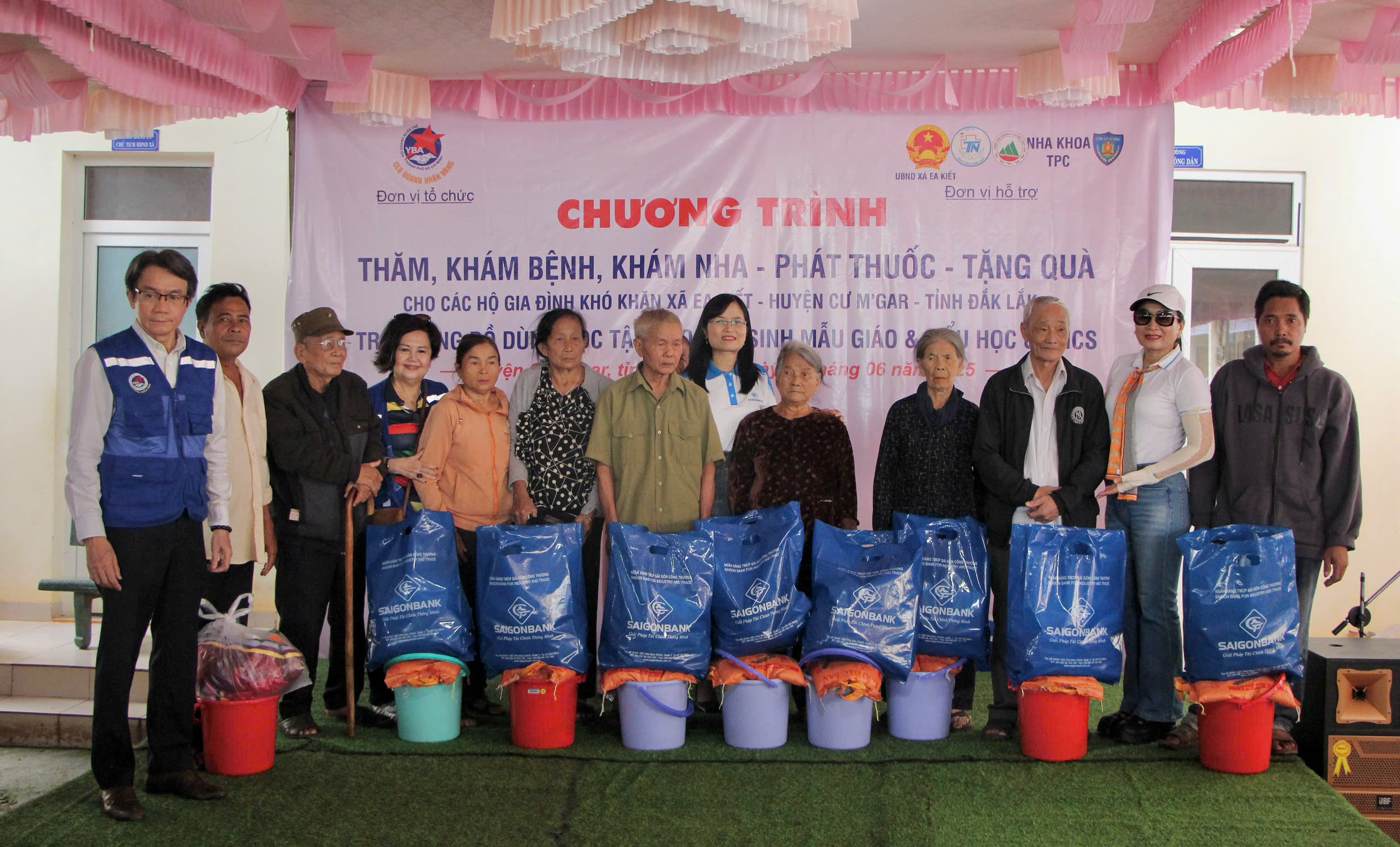 Khám bệnh, cấp thuốc miễn phí cho hơn 1.500 lượt người dân xã Ea Kiết