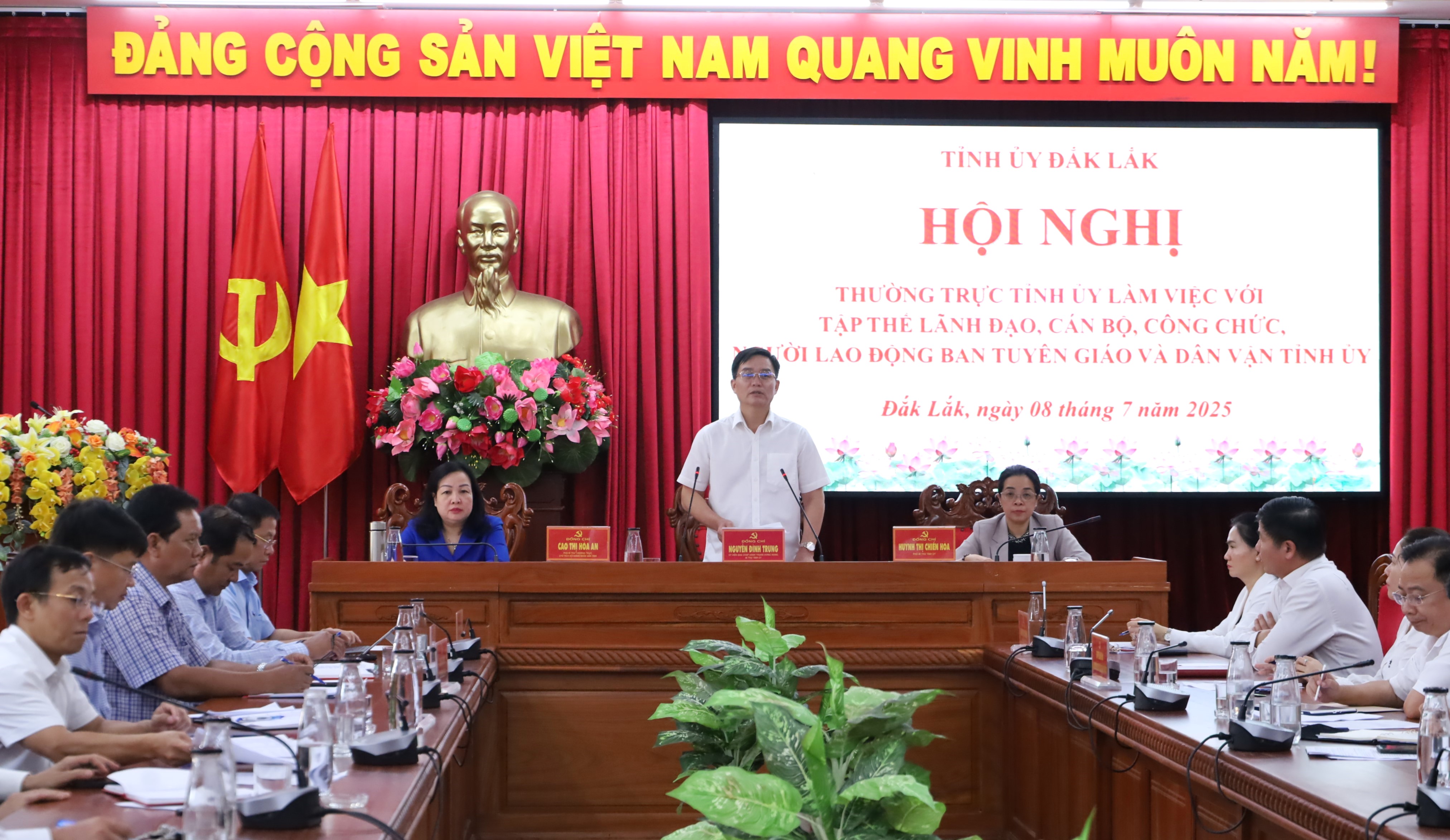 Thường trực Tỉnh ủy Đắk Lắk làm việc với Ban Tuyên giáo và Dân vận Tỉnh ủy