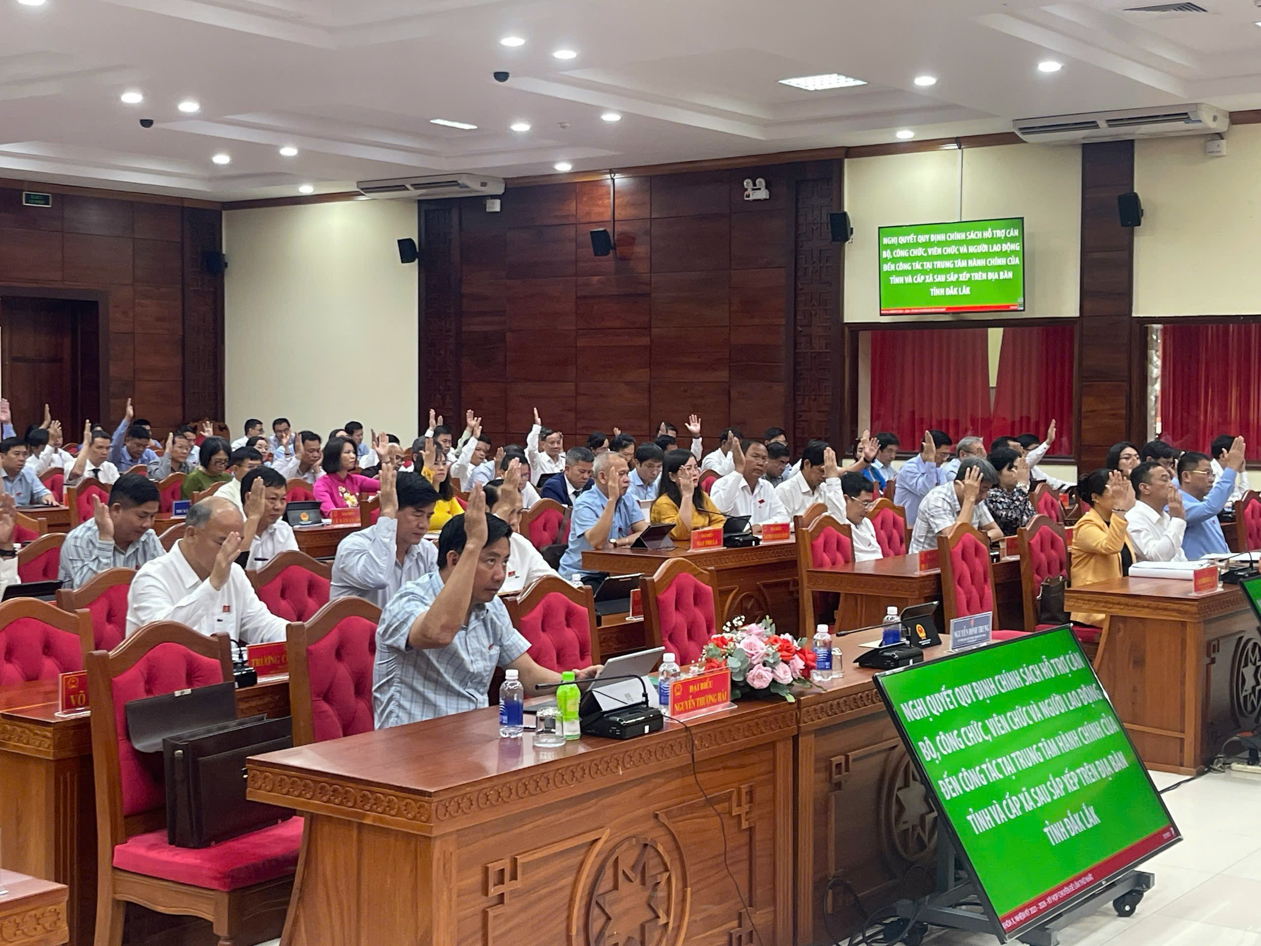 HĐND tỉnh Đắk Lắk thông qua chính sách hỗ trợ cán bộ khi đến làm việc tại trung tâm hành chính mới