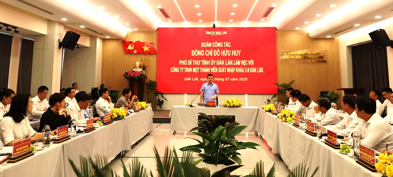 Phó Bí thư Tỉnh ủy Đỗ Hữu Huy: Simexco Daklak cần xác định khoa học công nghệ, đổi mới sáng tạo và chuyển đổi số là động lực cho tăng trưởng đột phá.
