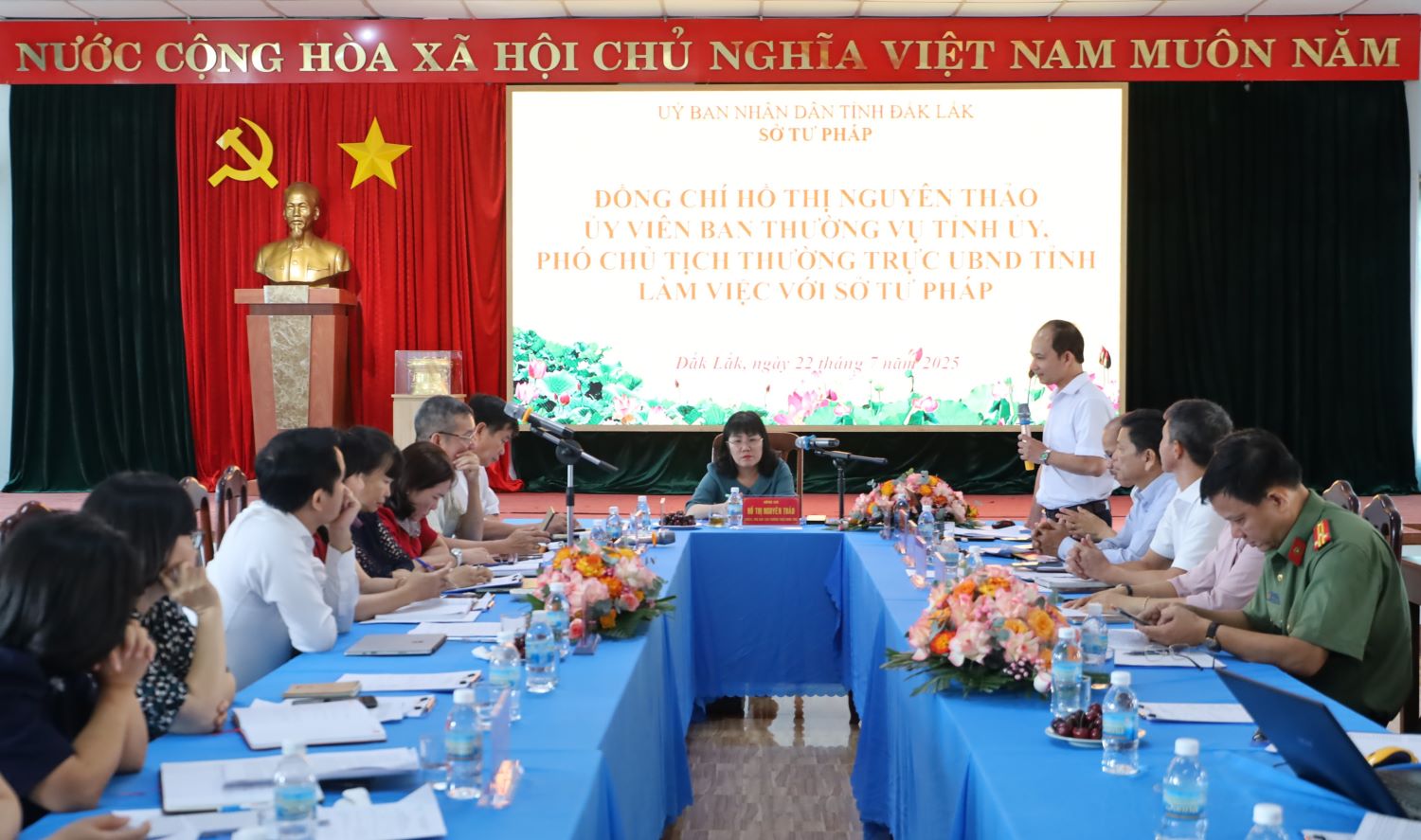 Phó Chủ tịch Thường trực UBND tỉnh Đắk Lắk Hồ Thị Nguyên Thảo làm việc với Sở Tư pháp