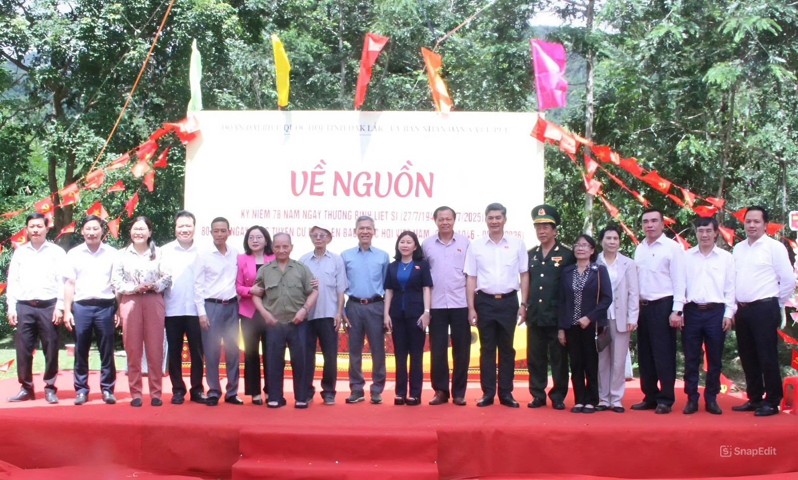 Đoàn đại biểu Quốc hội tỉnh Đắk Lắk tổ chức Chương trình “Về nguồn” tại Khu căn cứ cách mạng H9, xã Cư Pui