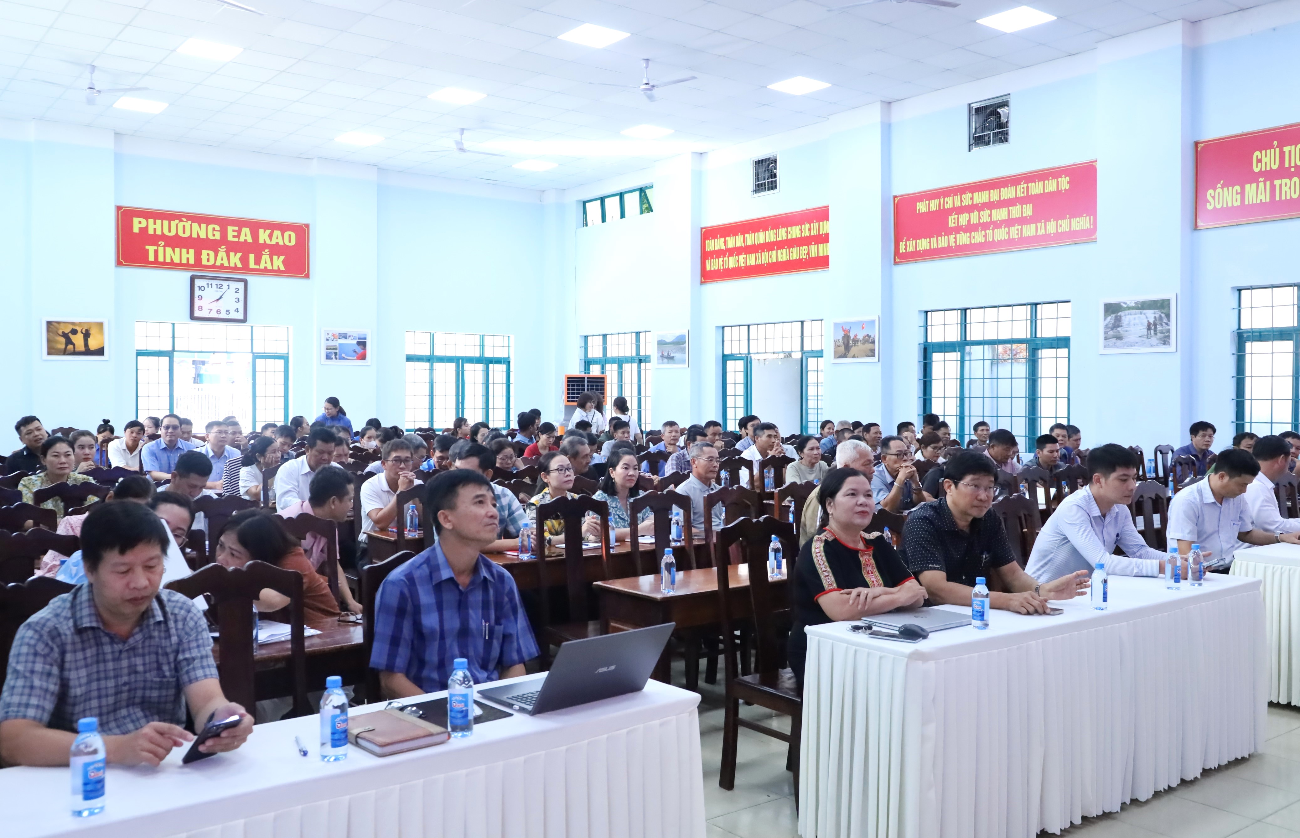 Phường Ea Kao phổ cập, trang bị kiến thức, kỹ năng về chuyển đổi số, sử dụng các nền tảng số