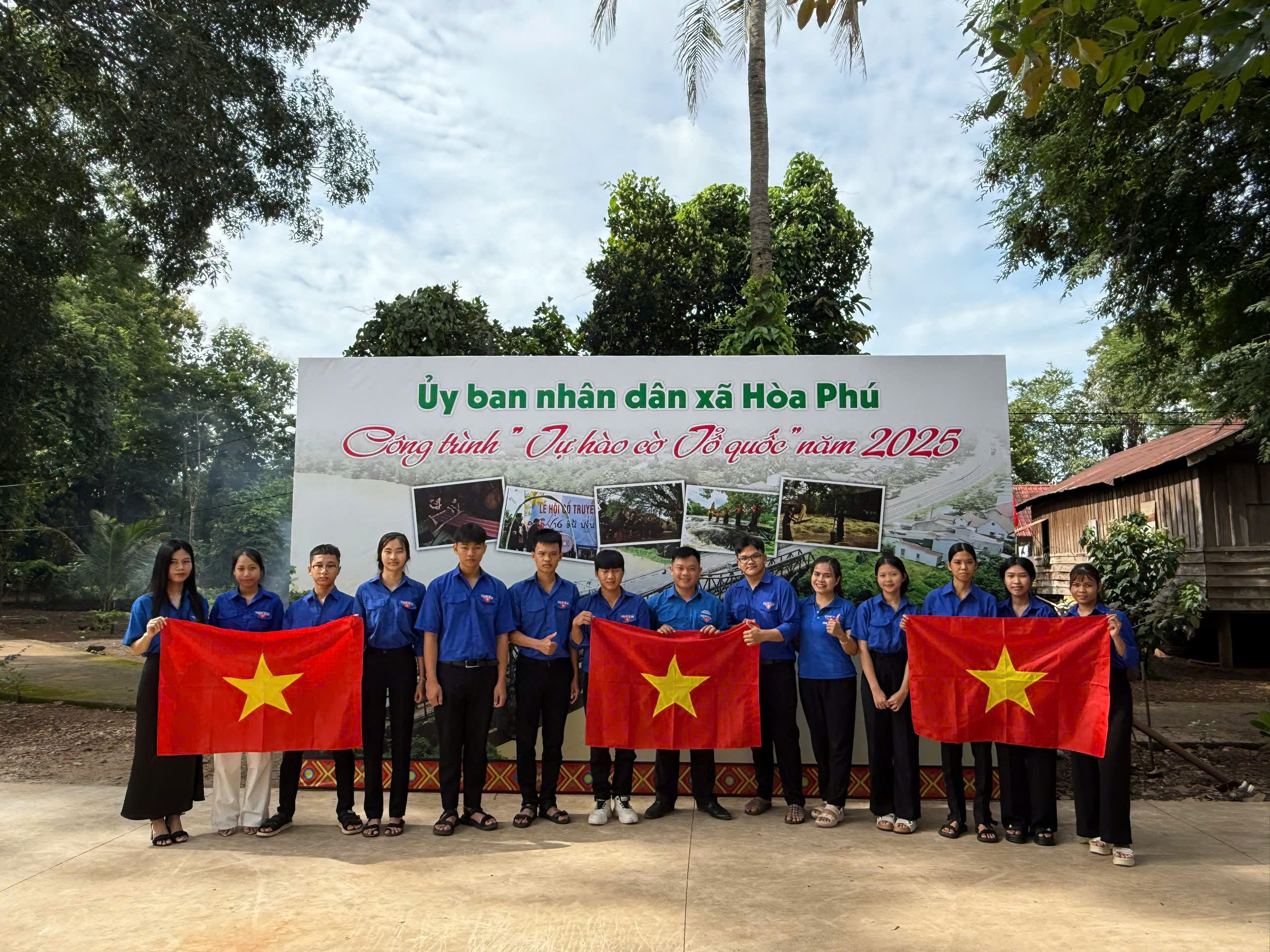 Xã Hòa Phú tổ chức khánh thành công trình “Tự hào cờ Tổ quốc" năm 2025