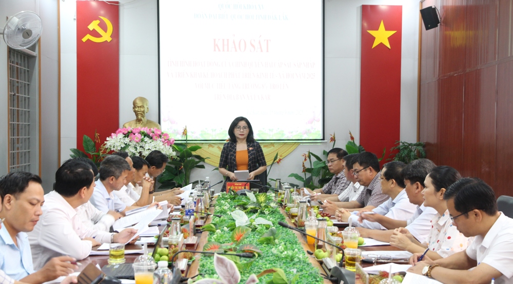 Khảo sát tình hình hoạt động chính quyền địa phương hai cấp tại xã Krông Năng và Ea Kar