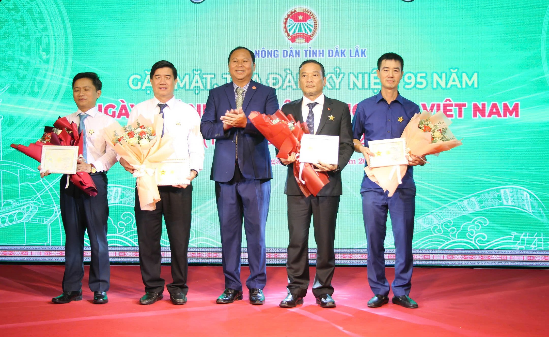 Gặp mặt, tọa đàm kỷ niệm 95 năm Ngày thành lập Hội Nông dân Việt Nam