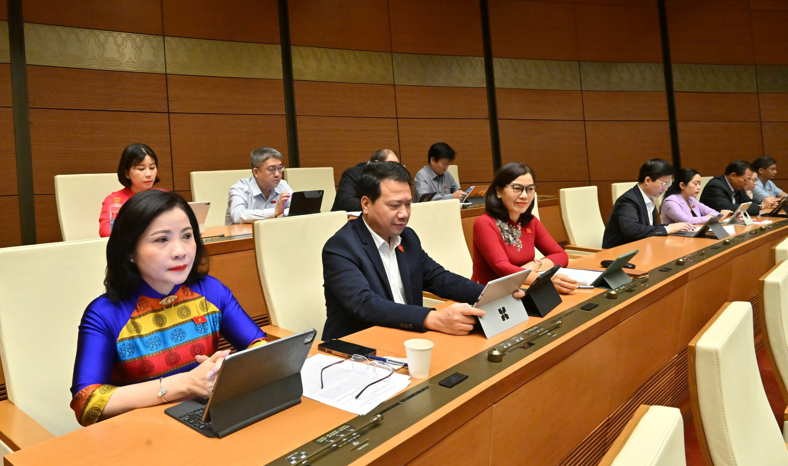 Đoàn đại biểu Quốc hội tỉnh Đắk Lắk thảo luận, góp ý về phát triển kinh tế - xã hội