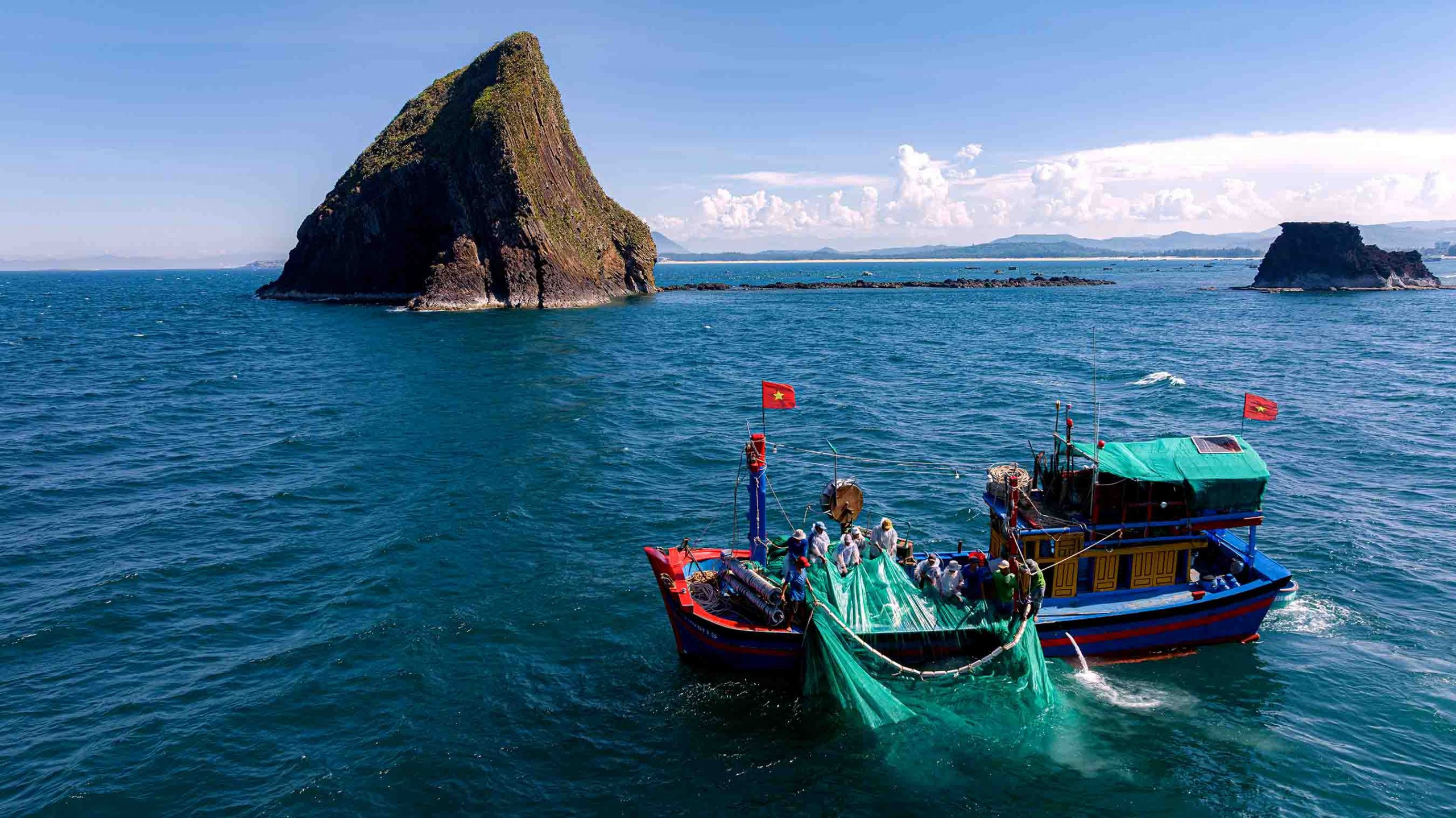 Tuyên truyền Tháng cao điểm chống khai thác hải sản bất hợp pháp, không báo cáo, không theo quy định (IUU)