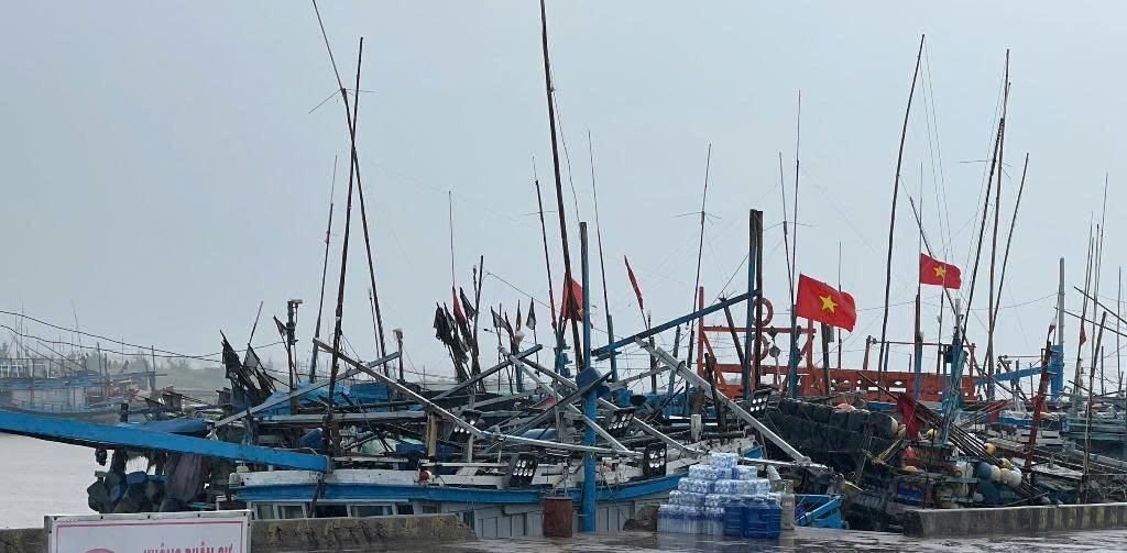 Đắk Lắk: Chủ động kêu gọi gần 230 tàu thuyền vào nơi tránh trú an toàn trước bão số 13