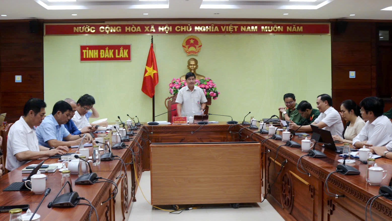 UBND tỉnh Đắk Lắk họp triển khai các biện pháp ứng phó với bão số 13