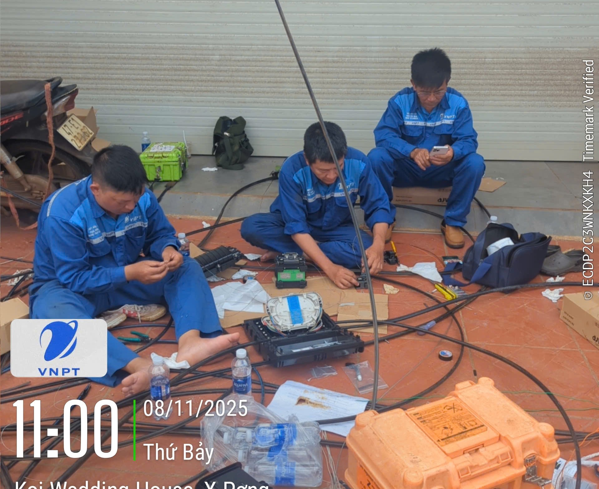 VNPT Đắk Lắk khẩn trương khắc phục sự cố hạ tầng viễn thông sau Bão số 13