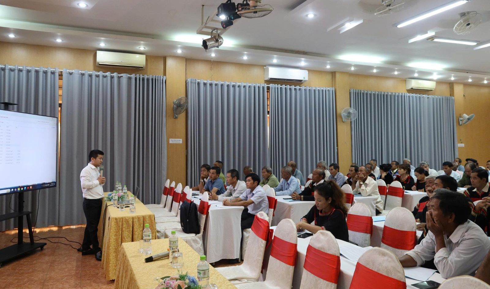 Tập huấn, bồi dưỡng kiến thức cho người có uy tín trong đồng bào dân tộc thiểu số