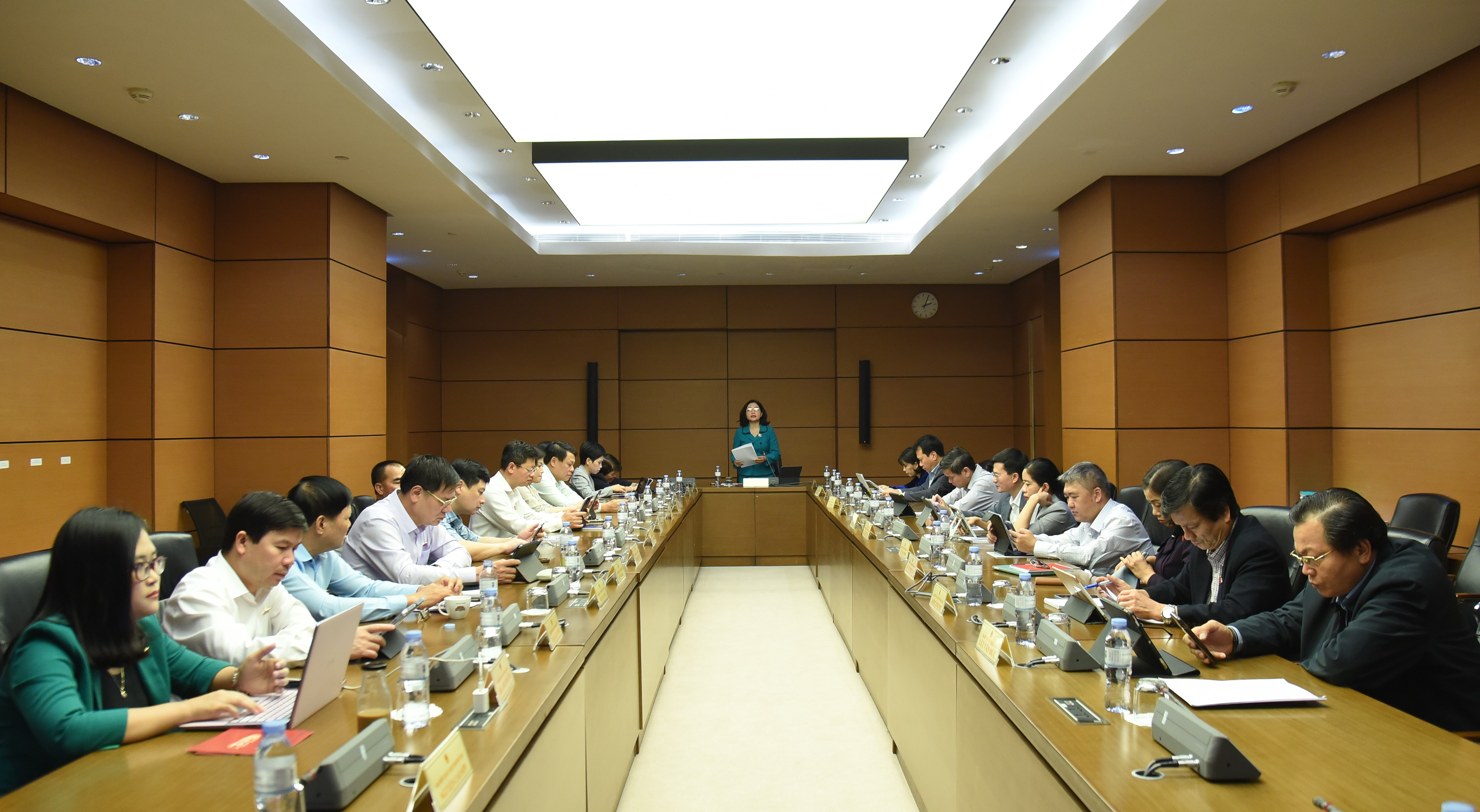 Đoàn đại biểu Quốc hội tỉnh Đắk Lắk góp ý các dự thảo luật về đầu tư và phòng, chống ma túy