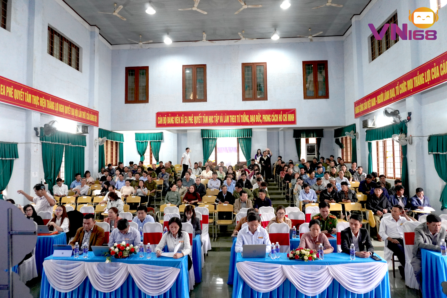 Xã Ea Phê hợp tác với đối tác công nghệ đưa ứng dụng AI vào công tác quản lý, hỗ trợ người dân