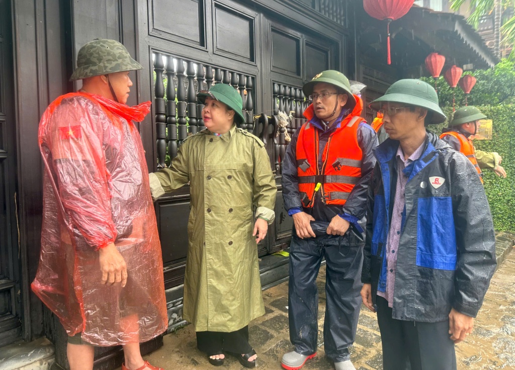 Đắk Lắk đề nghị Trung ương hỗ trợ khẩn cấp lương thực, hóa chất và lực lượng cứu hộ