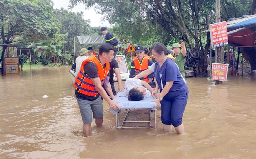 Khắc phục môi trường và phòng, chống dịch bệnh truyền nhiễm sau lụt bão trên địa bàn tỉnh Đắk Lắk