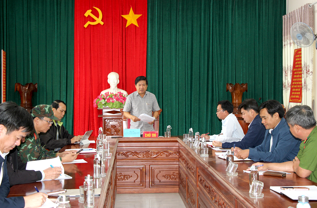 Bí thư Tỉnh ủy kiểm tra công tác khắc phục thiệt hại mưa lũ tại xã Sơn Hòa