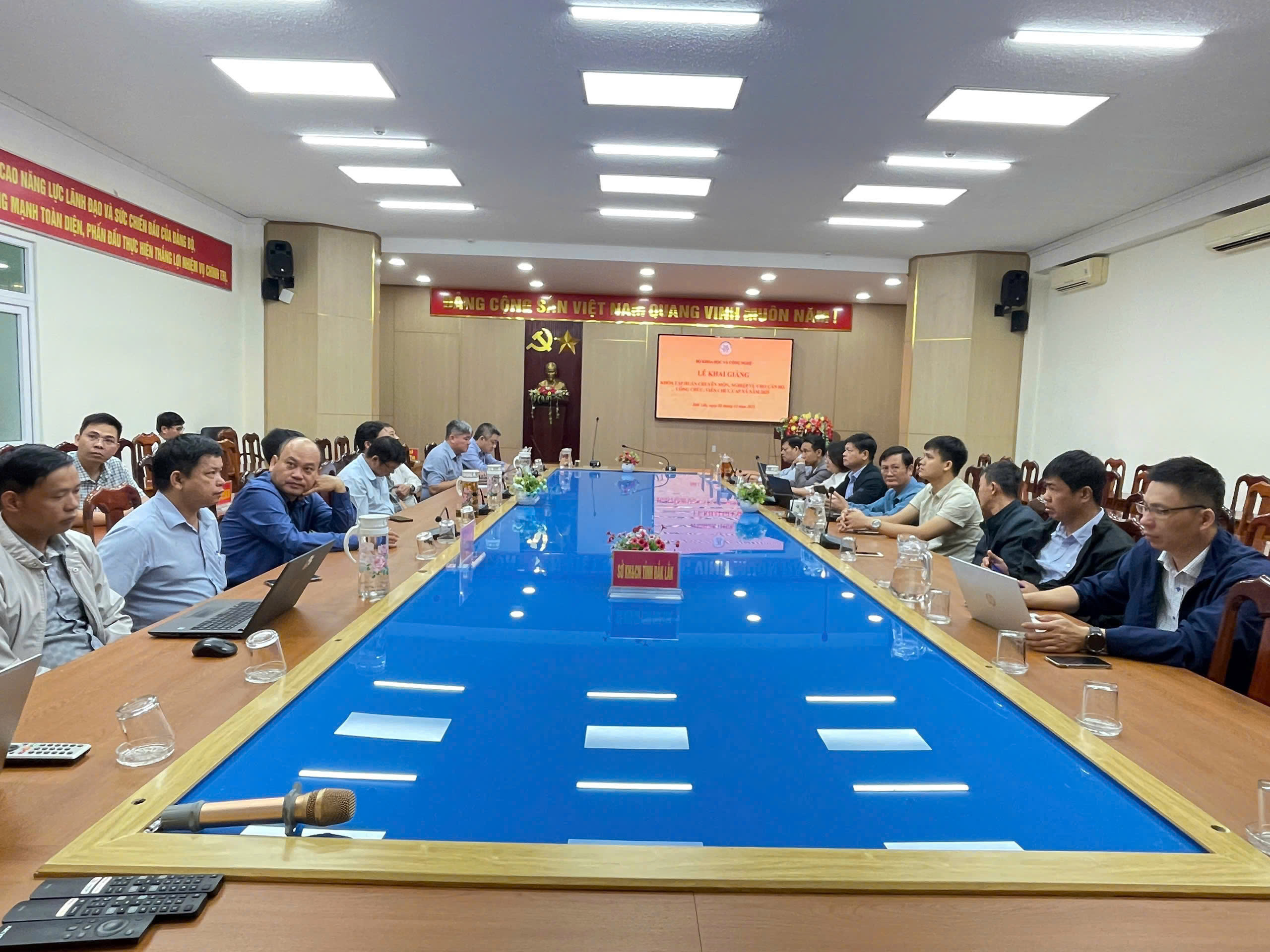 Bộ Khoa học và Công nghệ khai giảng khóa tập huấn chuyên môn, nghiệp vụ chuyển đổi số cho đội ngũ cán bộ cấp xã