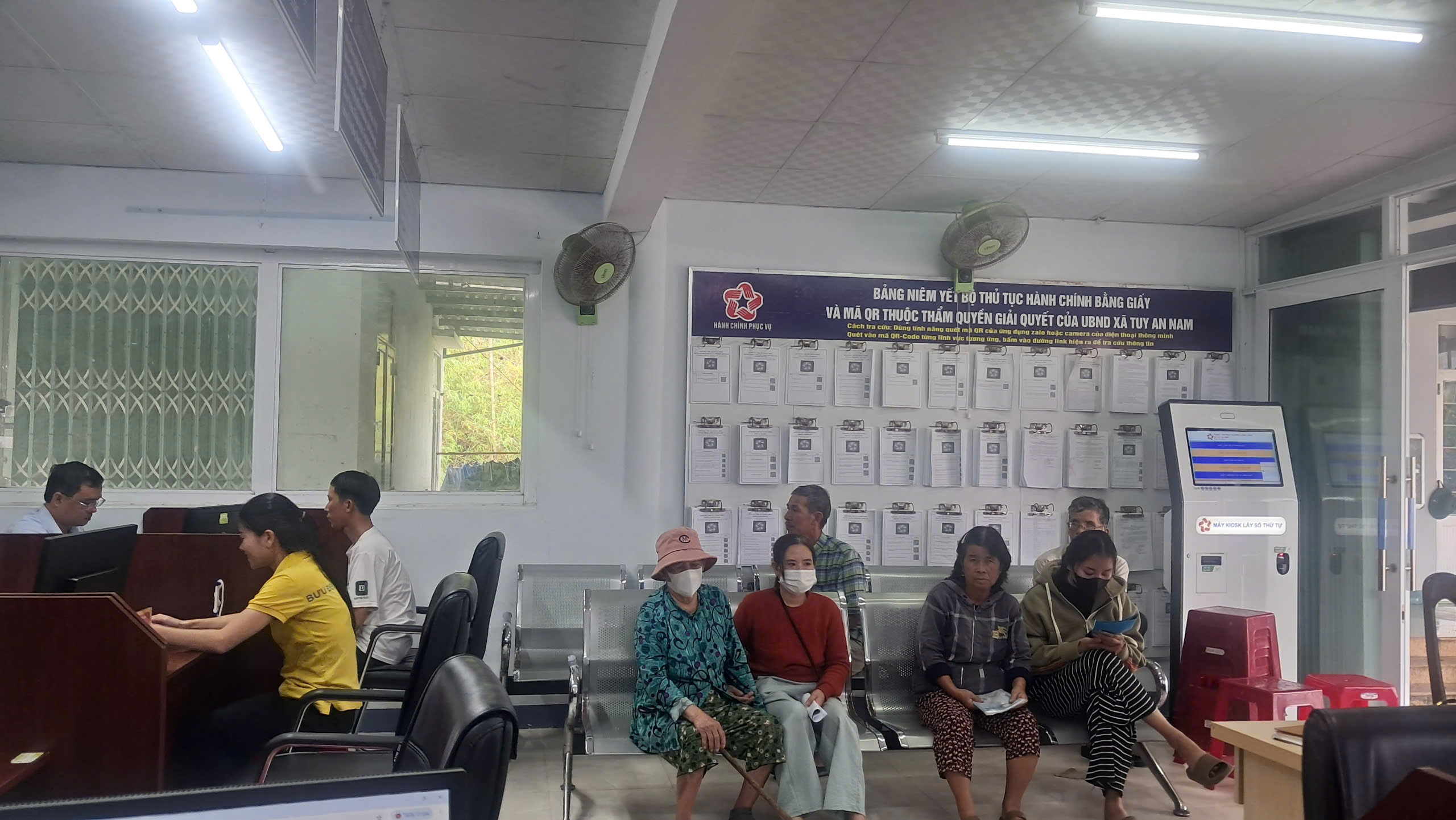 Đắk Lắk tập trung khôi phục hạ tầng công nghệ đảm bảo Trung tâm Phục vụ Hành chính công các xã phía đông vận hành ổn định, thông suốt