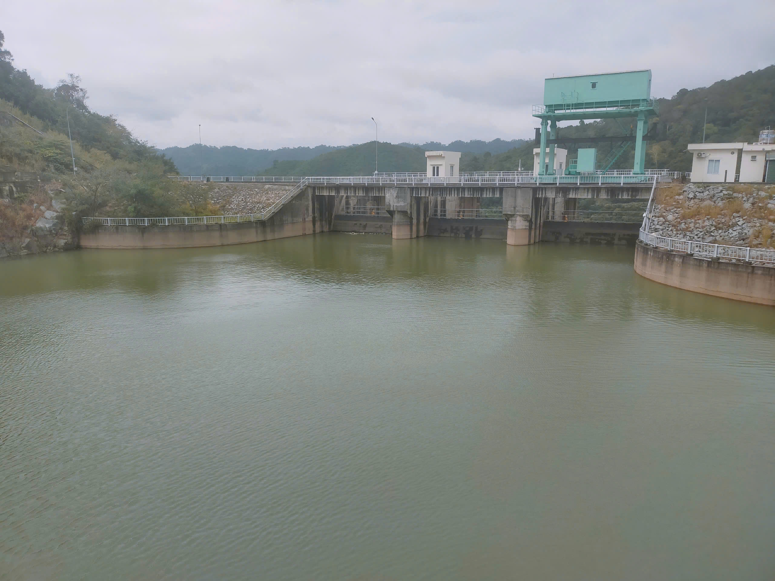 Thủy điện Srêpôk 3 "hạ thấp mực nước hồ" về mức đón lũ thấp nhất