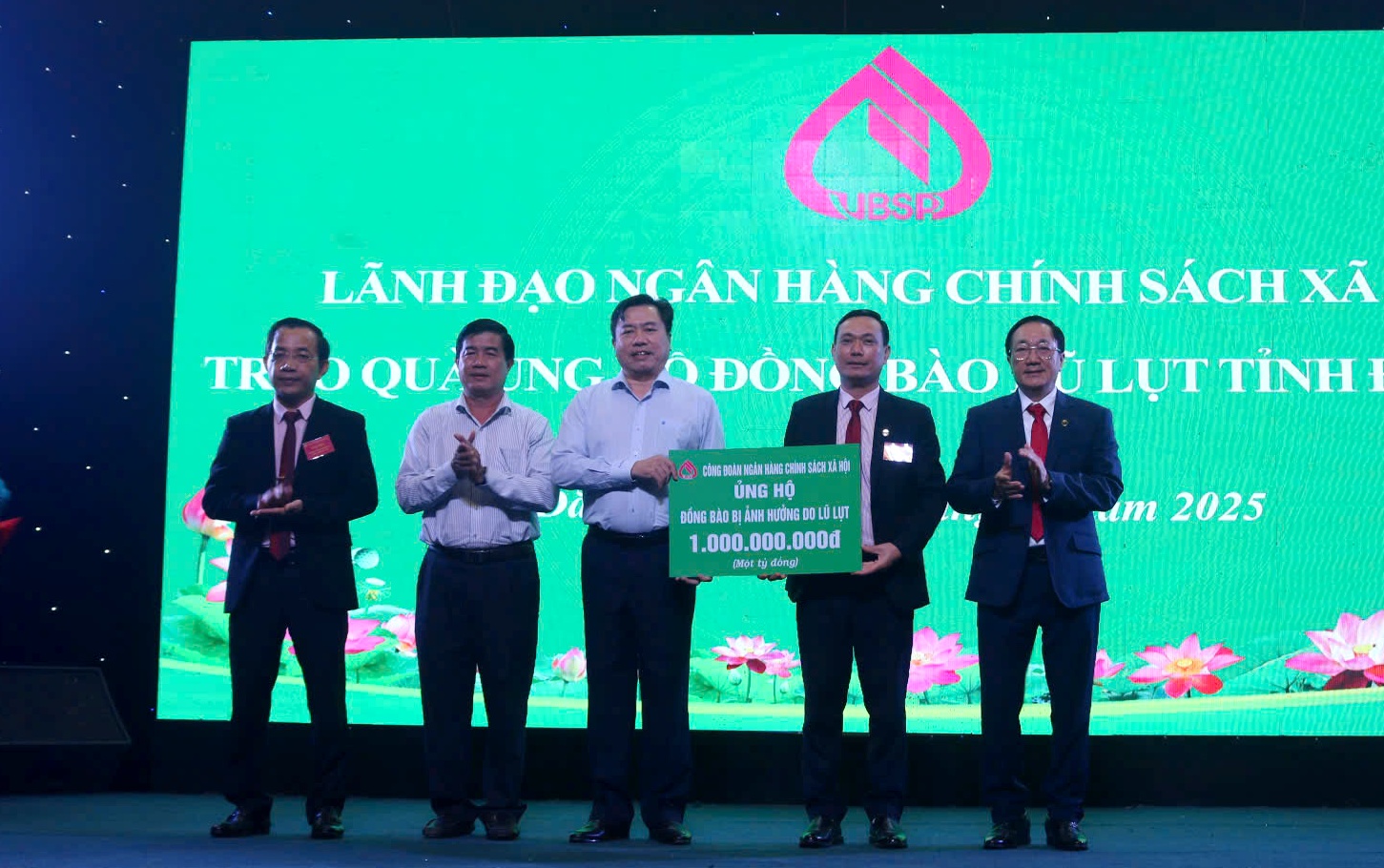 Ngân hàng Chính sách Xã hội Việt Nam trao 1 tỷ đồng hỗ trợ tỉnh Đắk Lắk khắc phục hậu quả thiên tai