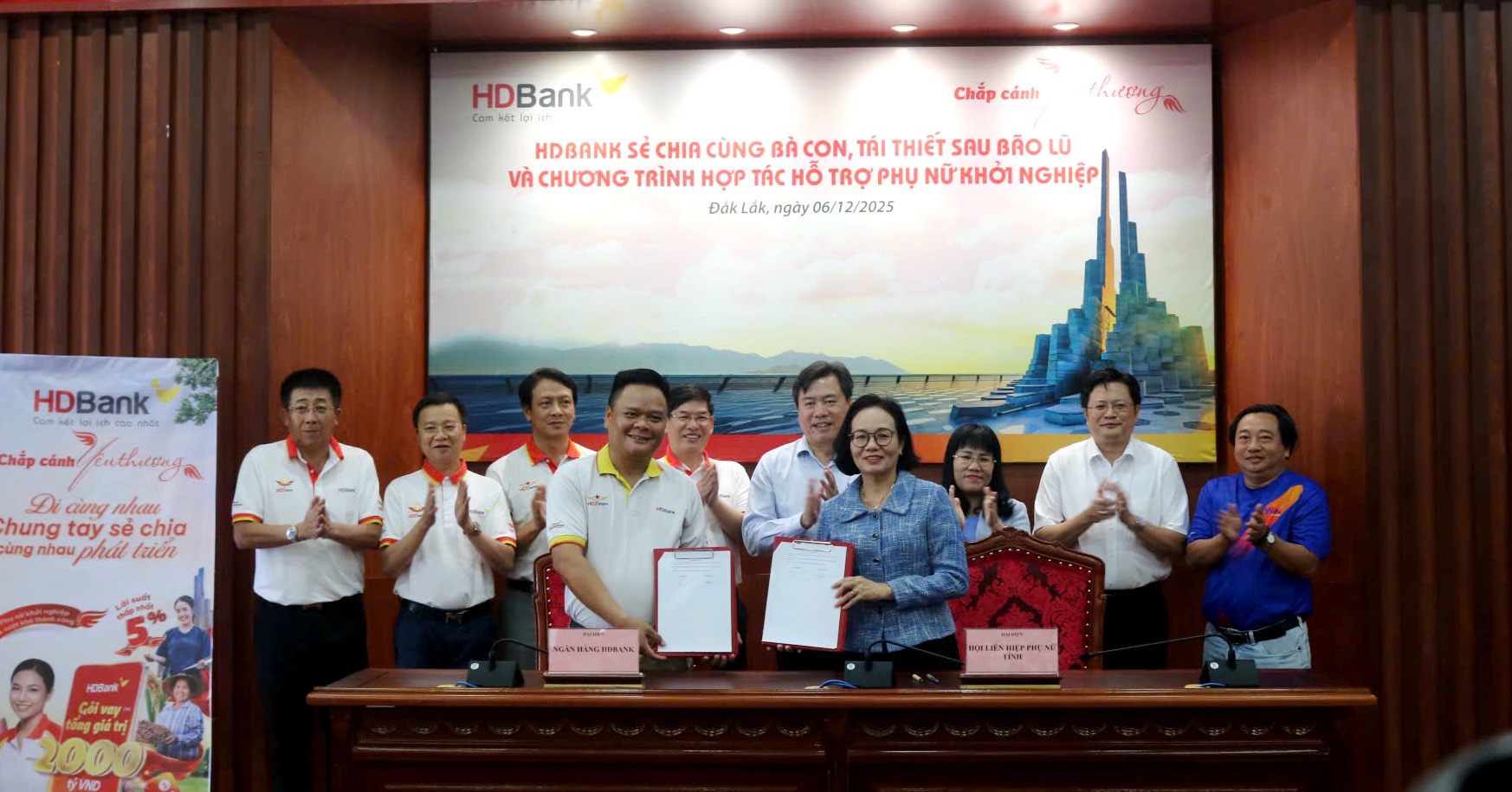 HDBank triển khai gói tín dụng hỗ trợ phụ nữ và tiểu thương khôi phục sinh kế sau bão lũ