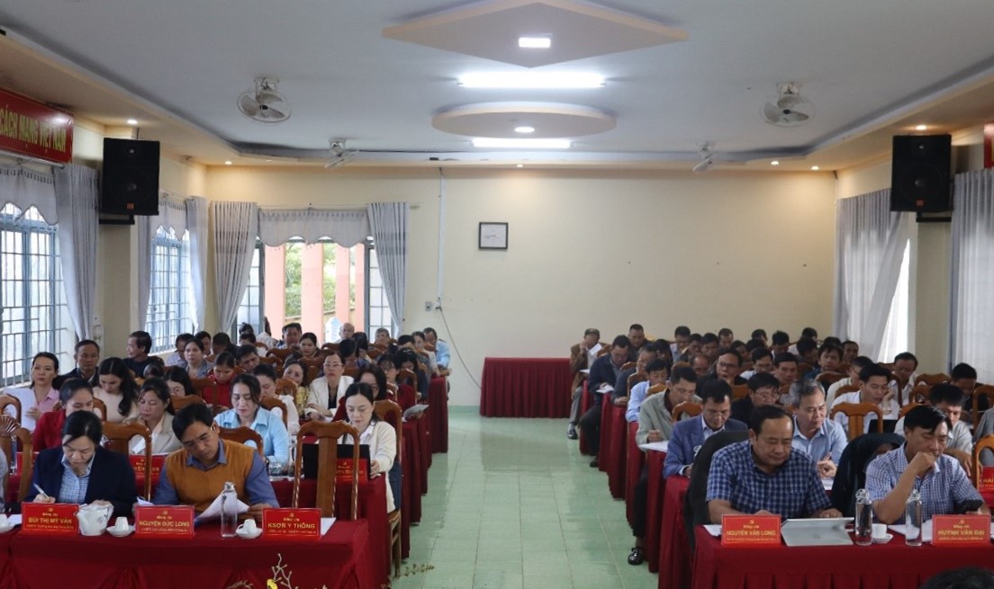 Hội nghị Ban Chấp hành Đảng bộ xã Ea Drăng lần thứ 8 ( mở rộng)