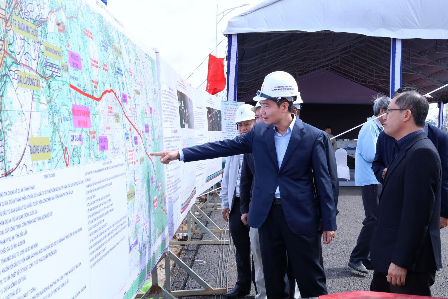 Chủ tịch UBND tỉnh Tạ Anh Tuấn kiểm tra công tác chuẩn bị Lễ khánh thành đường tránh phía Đông và thông xe kỹ thuật cao tốc Khánh Hòa – Buôn Ma Thuột