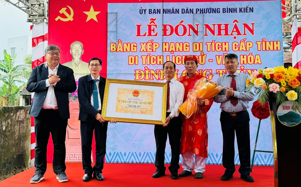 Lễ đón nhận Bằng xếp hạng di tích lịch sử - văn hóa cấp tỉnh Đình Long Thủy