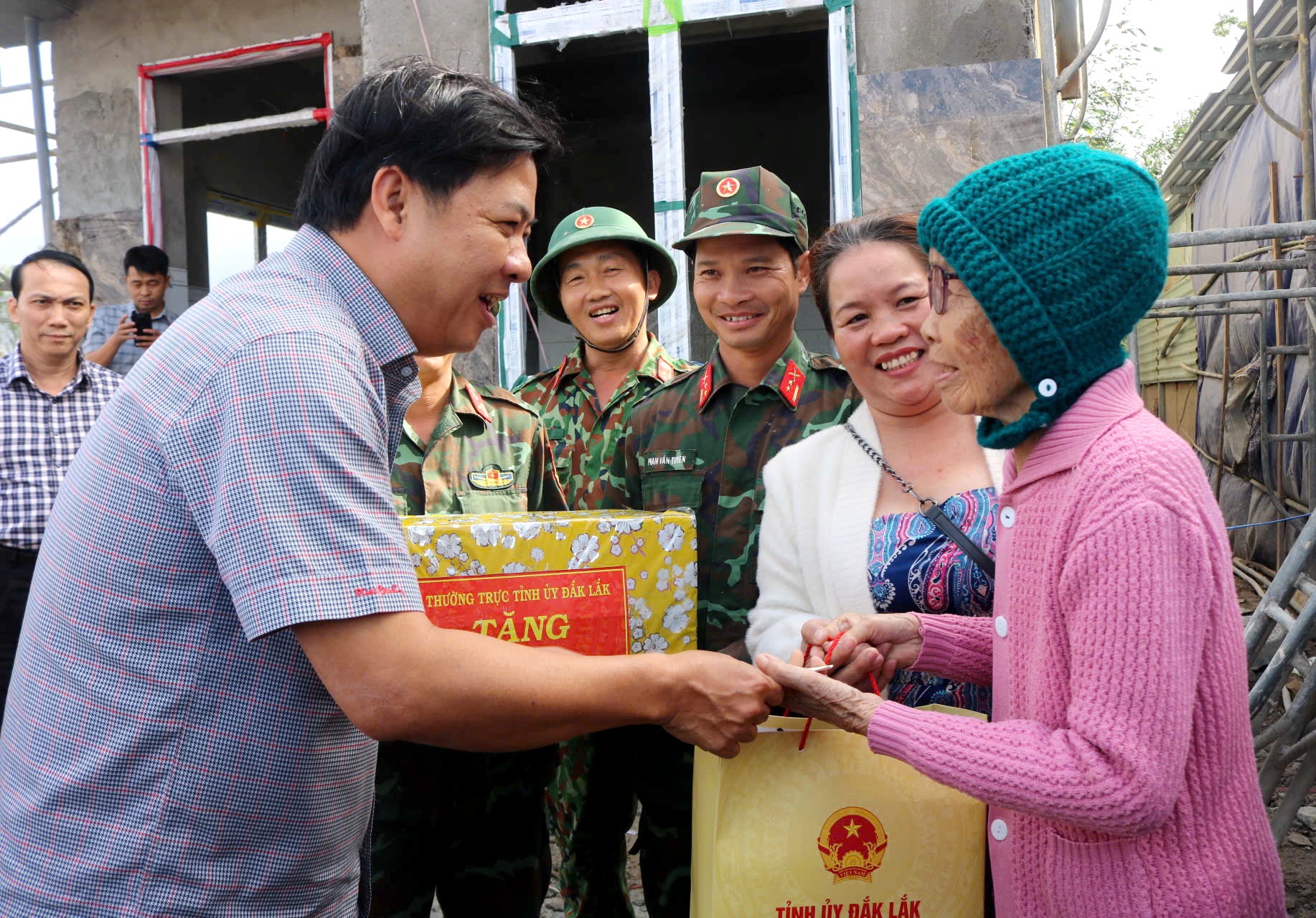 Khẩn trương khắc phục hậu quả mưa lũ, sớm ổn định đời sống người dân Hòa Thịnh