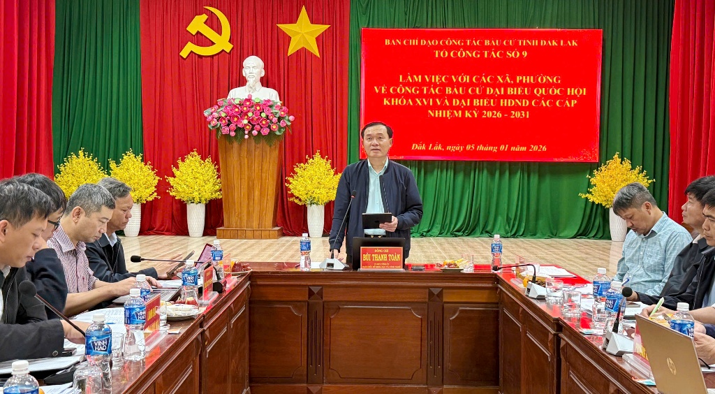 Kiểm tra công tác bầu cử tại 11 xã, phường phía Đông tỉnh