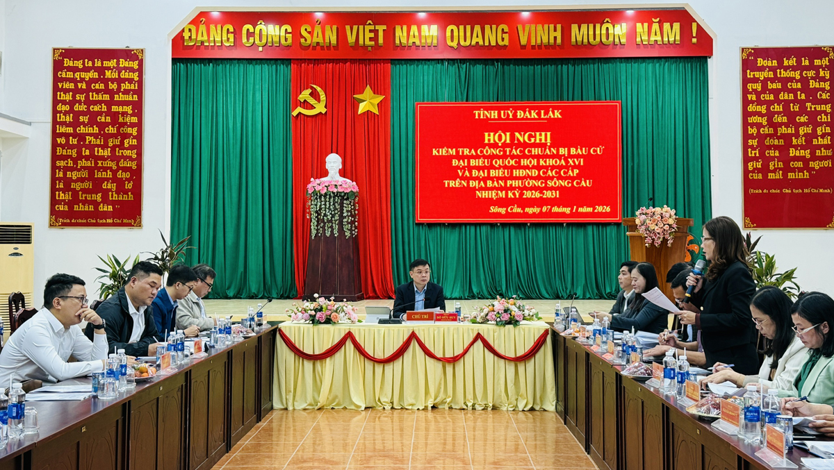 Phó Bí thư Tỉnh ủy Đỗ Hữu Huy kiểm tra công tác chuẩn bị bầu cử tại phường Sông Cầu