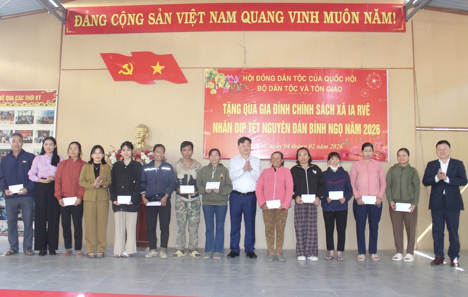 Đoàn công tác Hội đồng Dân tộc của Quốc hội và Bộ Dân tộc và Tôn giáo thăm, chúc Tết Nhân dân biên giới tỉnh Đắk Lắk