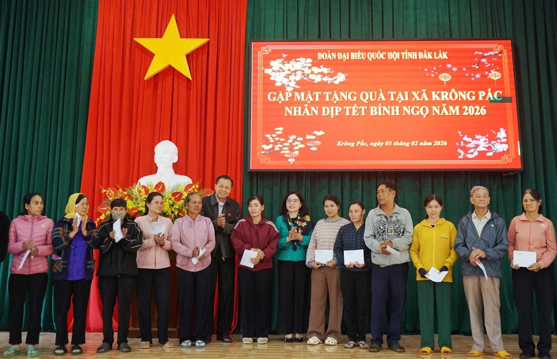 Đoàn Đại biểu Quốc hội tỉnh Đắk Lắk thăm, chúc Tết các địa phương