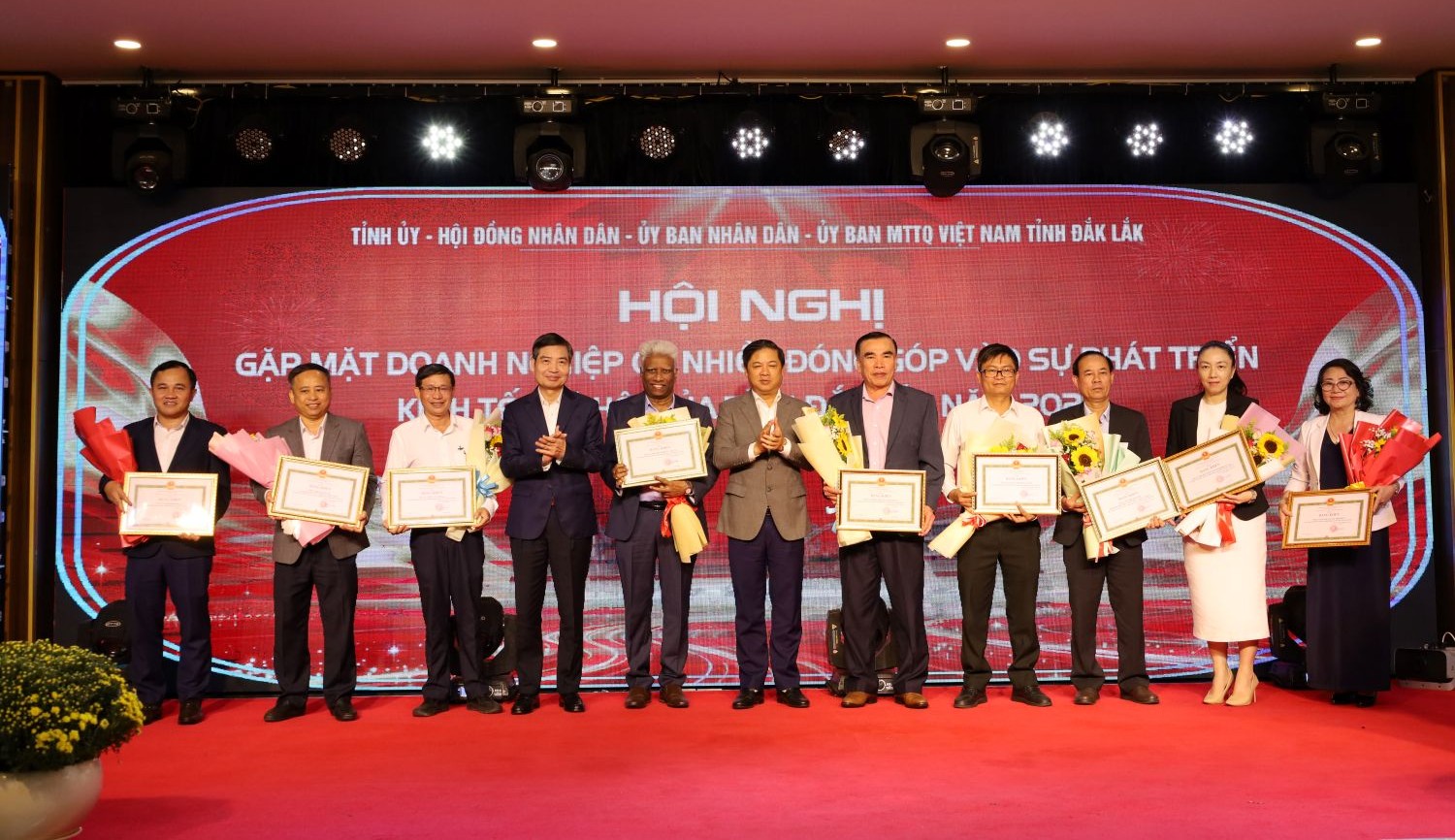 Đắk Lắk gặp mặt doanh nghiệp có nhiều đóng góp vào sự phát triển kinh tế - xã hội của tỉnh năm 2025