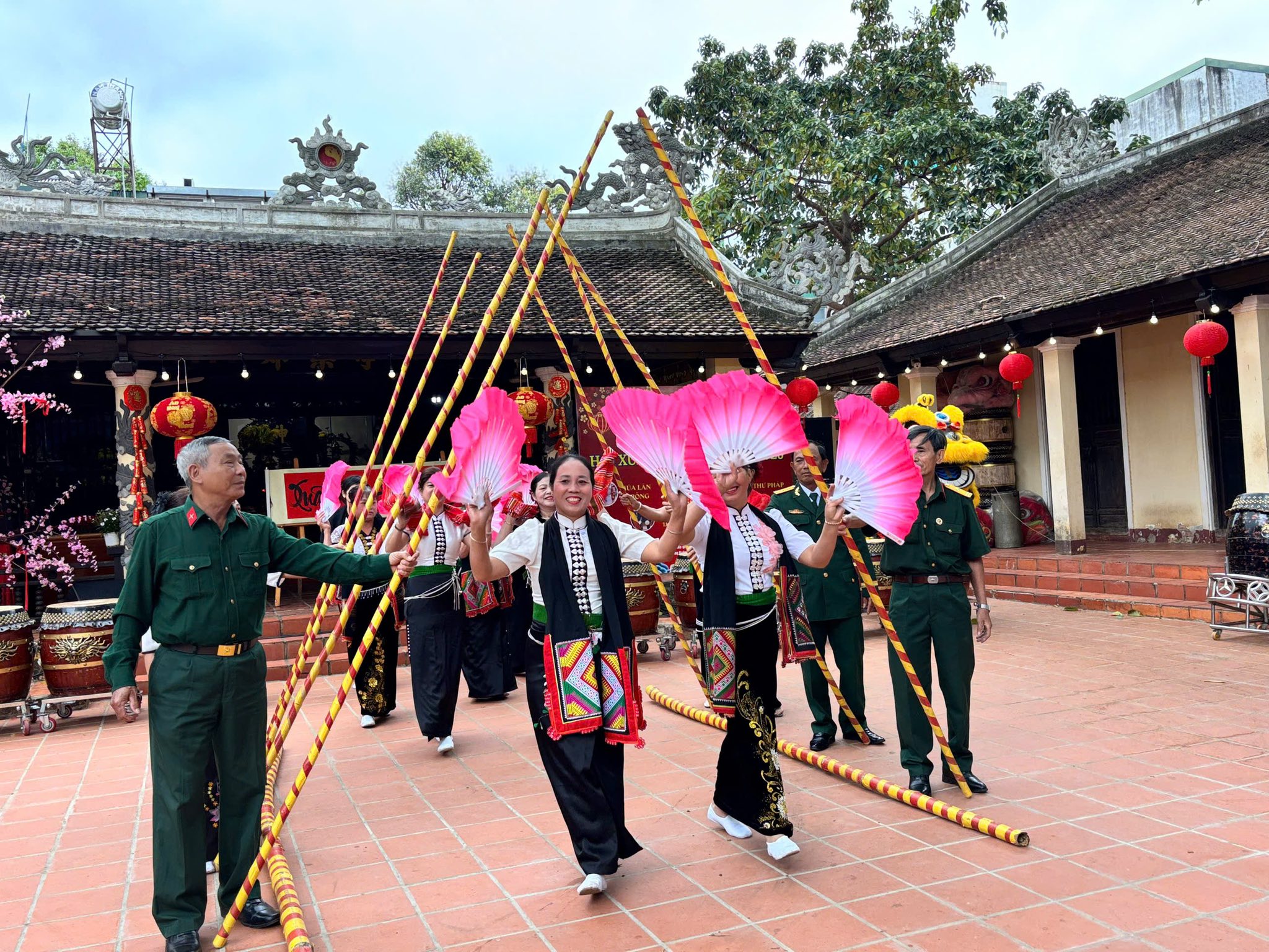 Đánh thức không gian di sản Đình Lạc Giao dịp Tết Bính Ngọ