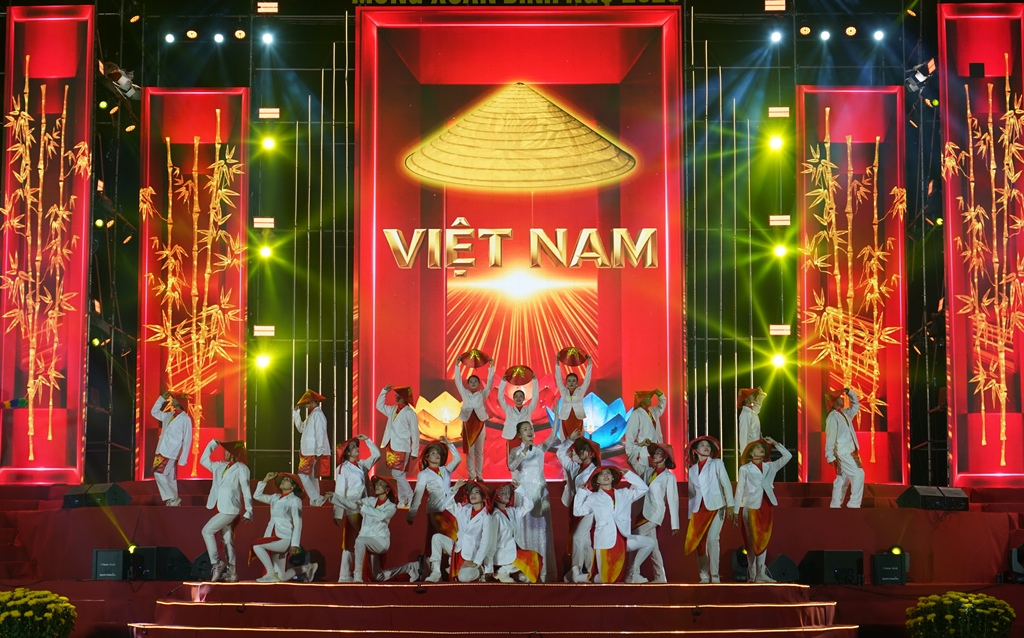 Rực rỡ chương trình nghệ thuật chào Xuân Bính Ngọ 2026