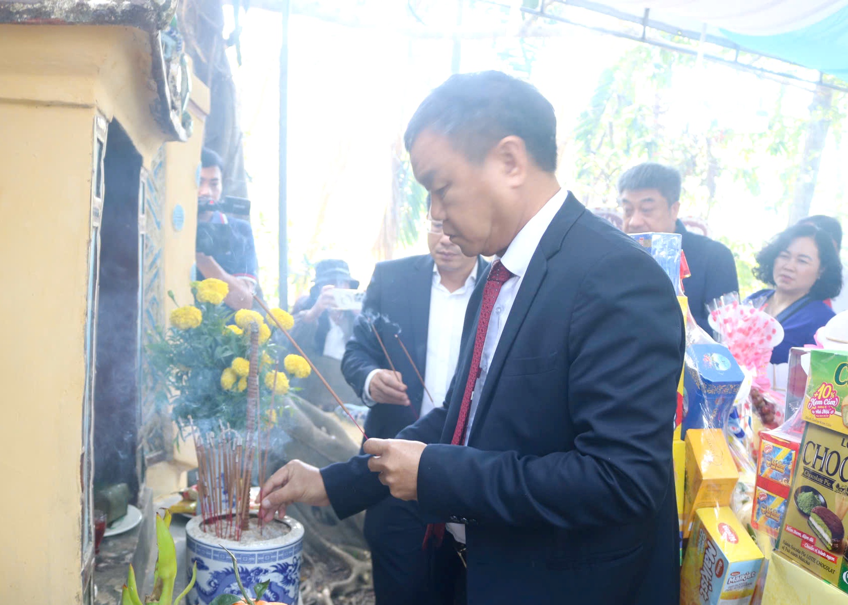 Lãnh đạo tỉnh dâng hương tưởng niệm tại Đập Đồng Cam đầu Xuân Bính Ngọ