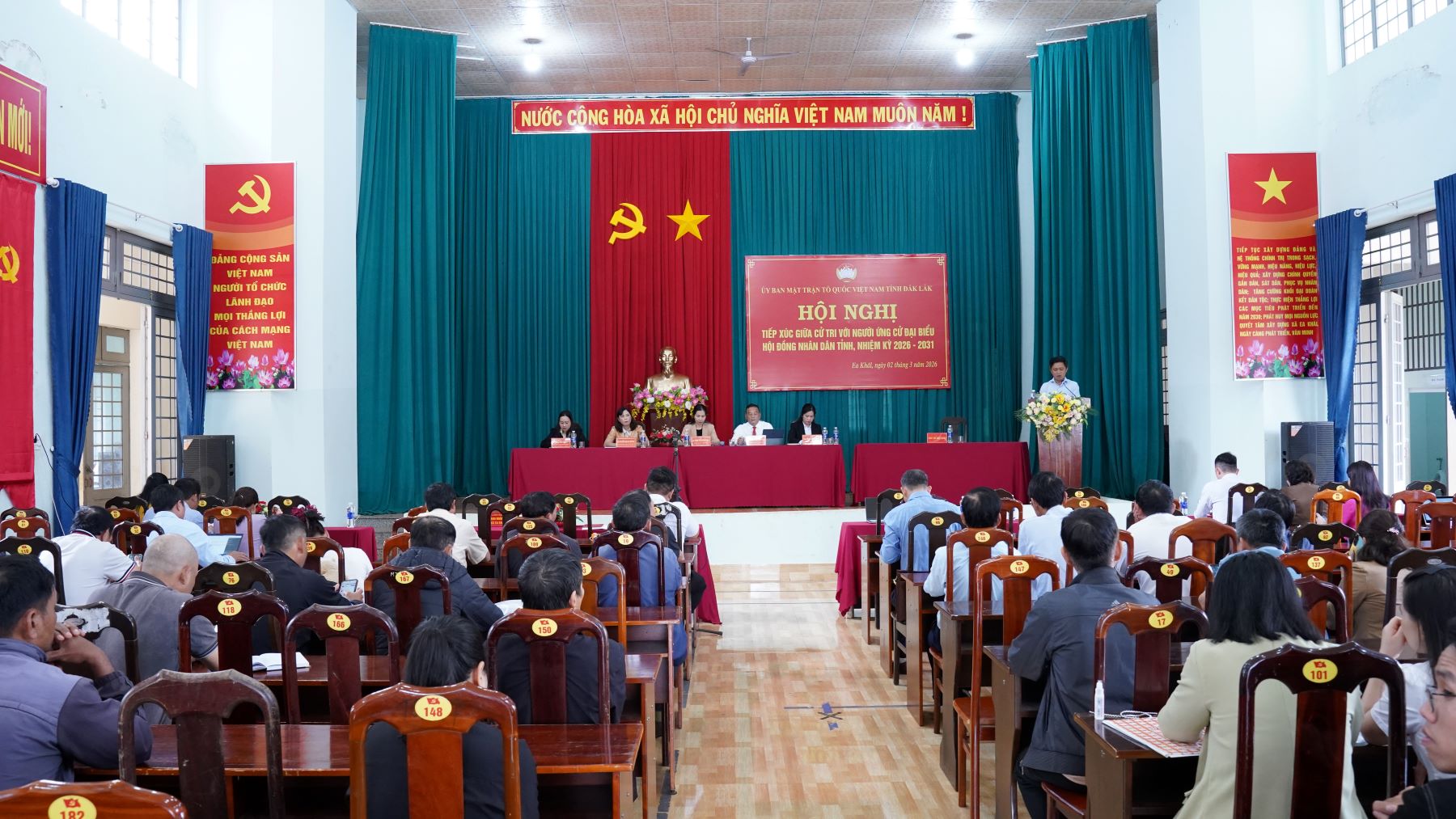 Người ứng cử đại biểu HĐND tỉnh, đơn vị bầu cử số 22 tiếp xúc cử tri tại xã Ea Khăl, Ea Hiao và Ea H’leo