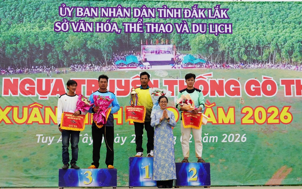 Sôi nổi Hội đua ngựa truyền thống Gò Thì Thùng mừng Xuân Bính Ngọ 2026