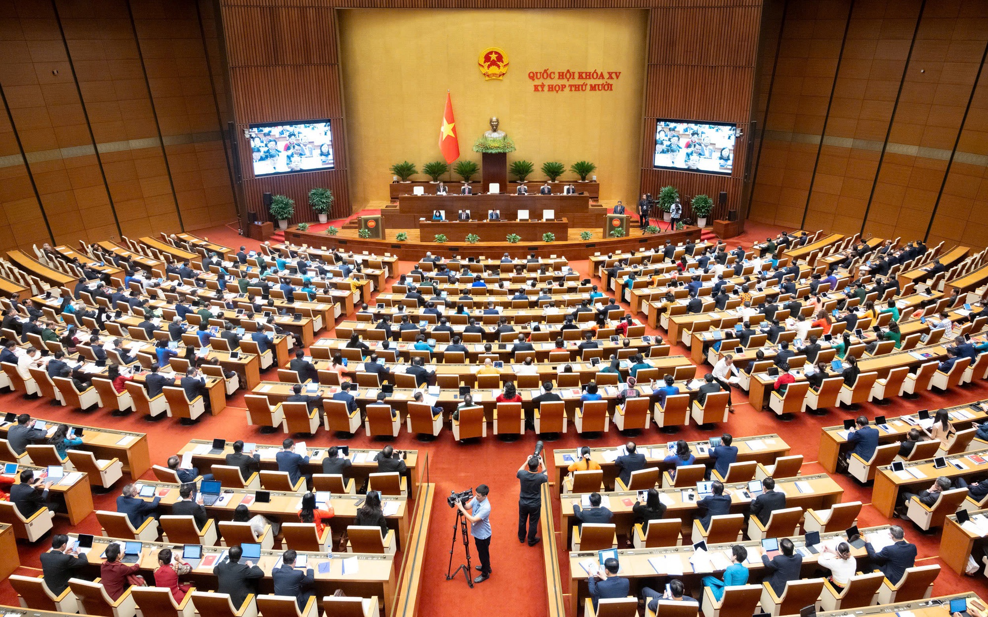 Triển khai thực hiện các Nghị quyết tại Kỳ họp thứ 10, Quốc hội khóa XV